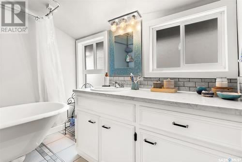 3411 Mccallum Avenue, Regina, SK - Indoor Photo Showing Bathroom