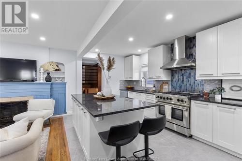 857 Thompson Blvd, Windsor, ON - Indoor Photo Showing Kitchen With Upgraded Kitchen