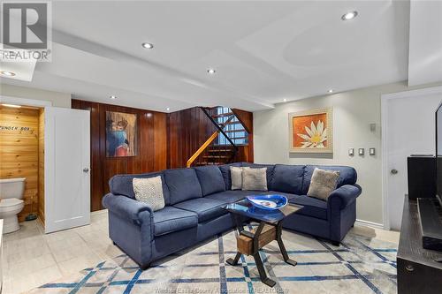 857 Thompson Blvd, Windsor, ON - Indoor Photo Showing Living Room