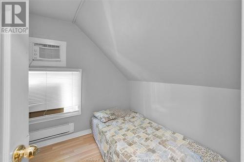 541 Bridge Avenue, Windsor, ON - Indoor Photo Showing Bedroom