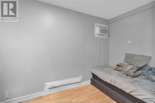 541 Bridge Avenue, Windsor, ON - Indoor Photo Showing Bedroom