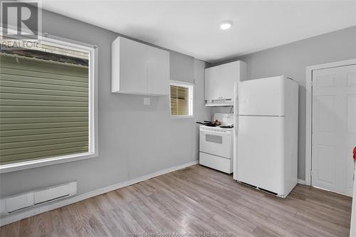 541 Bridge Avenue, Windsor, ON - Indoor Photo Showing Kitchen