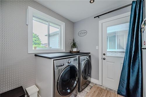 33 Hyslop Drive, Caledonia, ON - Indoor Photo Showing Laundry Room