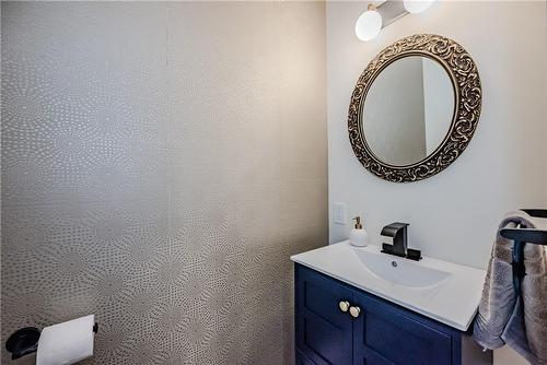 33 Hyslop Drive, Caledonia, ON - Indoor Photo Showing Bathroom