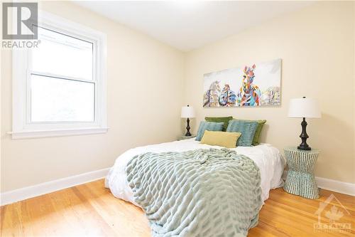 566 Athlone Avenue S, Ottawa, ON - Indoor Photo Showing Bedroom