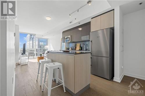 199 Slater Street Unit#2001, Ottawa, ON - Indoor Photo Showing Kitchen