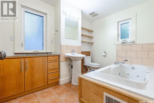 503 Lansdowne Avenue, Saskatoon, SK - Indoor Photo Showing Bathroom