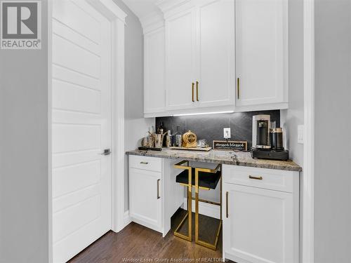 1077 Chateau Avenue, Windsor, ON - Indoor Photo Showing Kitchen