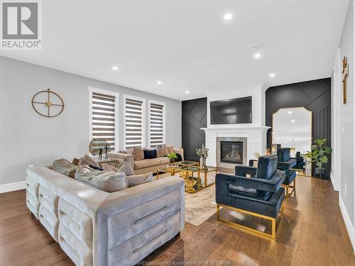 1077 Chateau Avenue, Windsor, ON - Indoor Photo Showing Living Room With Fireplace