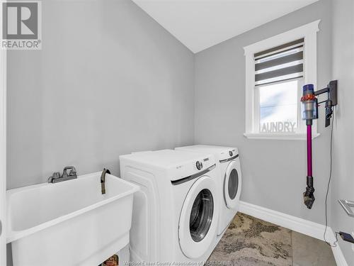 1077 Chateau Avenue, Windsor, ON - Indoor Photo Showing Laundry Room