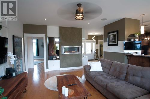 16 Edgewater Lane, Torbay, NL - Indoor Photo Showing Living Room With Fireplace
