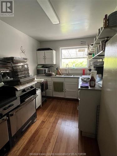 84 East West Road, Pelee Island, ON - Indoor Photo Showing Kitchen