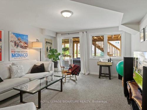 37-17 Lakewood Cres, Kawartha Lakes, ON - Indoor Photo Showing Living Room