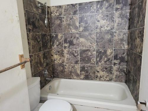 331 Pacific Avenue, Thunder Bay, ON - Indoor Photo Showing Bathroom