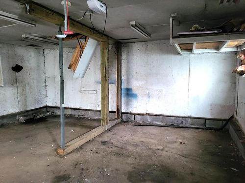 331 Pacific Avenue, Thunder Bay, ON - Indoor Photo Showing Garage