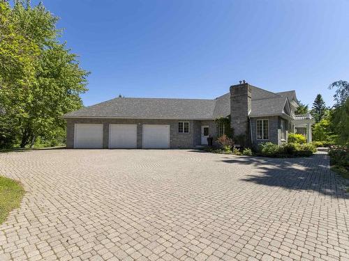 300 Riverside Drive, Thunder Bay, ON - Outdoor With Facade