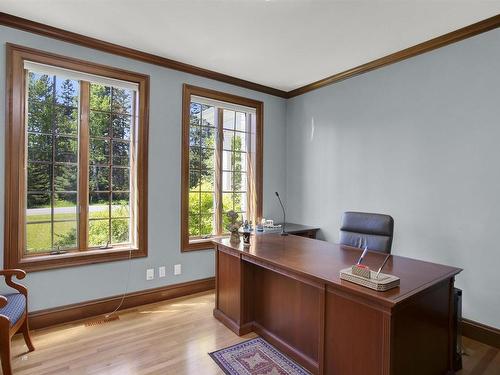 300 Riverside Drive, Thunder Bay, ON - Indoor Photo Showing Office