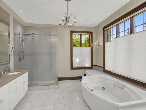 300 Riverside Drive, Thunder Bay, ON - Indoor Photo Showing Bathroom