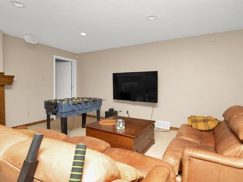 300 Riverside Drive, Thunder Bay, ON - Indoor Photo Showing Living Room