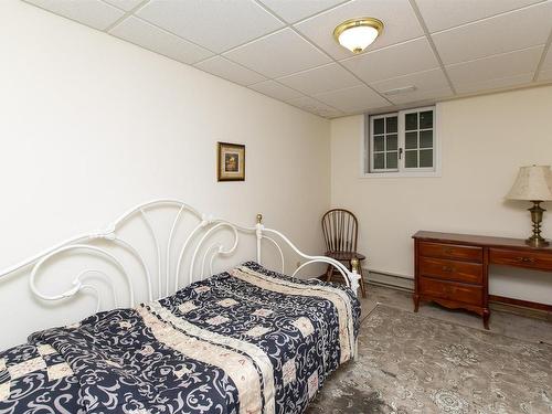 300 Riverside Drive, Thunder Bay, ON - Indoor Photo Showing Bedroom