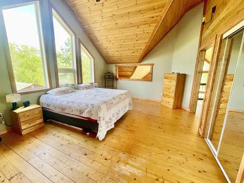 36 Bearpaw Drive, Wabigoon, ON - Indoor Photo Showing Bedroom