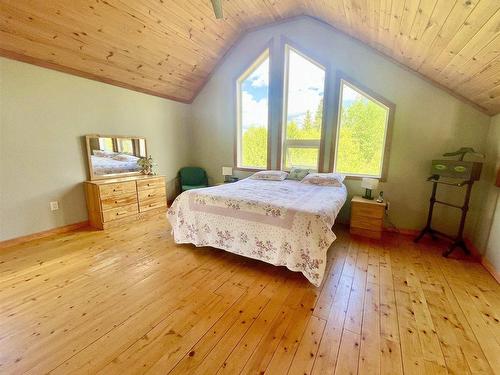 36 Bearpaw Drive, Wabigoon, ON - Indoor Photo Showing Bedroom