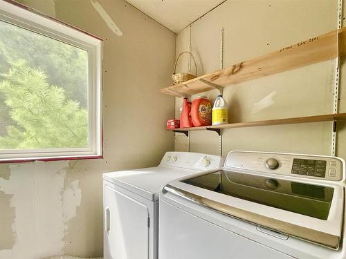 36 Bearpaw Drive, Wabigoon, ON - Indoor Photo Showing Laundry Room