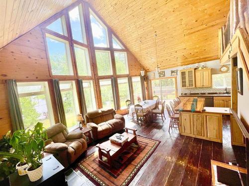 36 Bearpaw Drive, Wabigoon, ON - Indoor Photo Showing Living Room