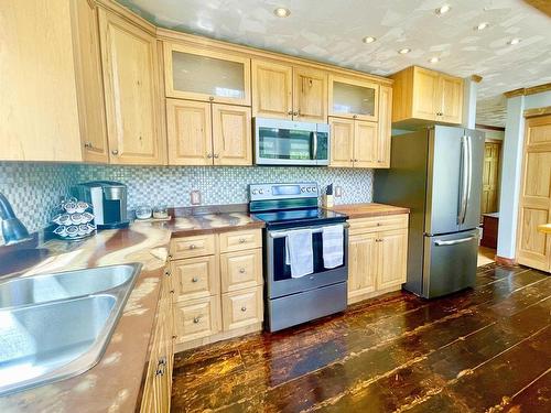 36 Bearpaw Drive, Wabigoon, ON - Indoor Photo Showing Kitchen With Double Sink