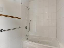 Ensuite bathroom - 