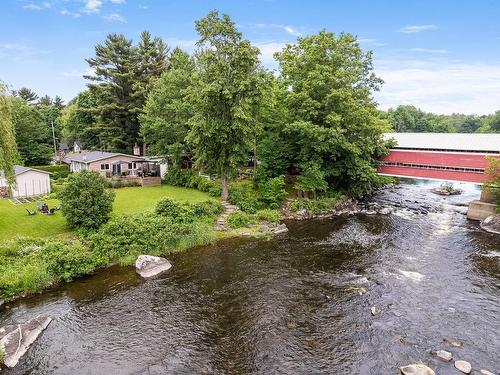 FaÃ§ade - 205 Ch. Aurèle, Brigham, QC - Outdoor With Body Of Water