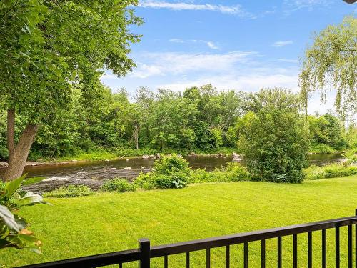 Terrasse - 205 Ch. Aurèle, Brigham, QC - Outdoor With Deck Patio Veranda With Exterior