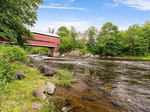 Vue sur l'eau - 205 Ch. Aurèle, Brigham, QC - Outdoor