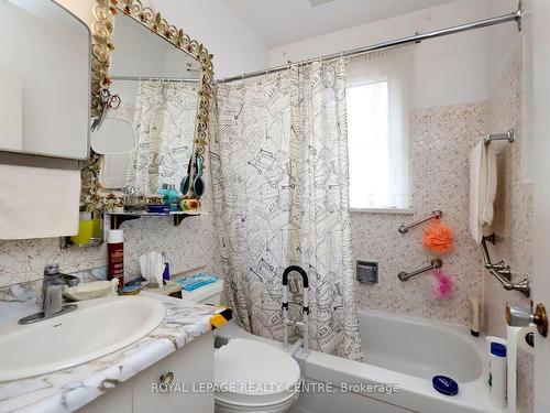 1275 Alexandra Ave, Mississauga, ON - Indoor Photo Showing Bathroom