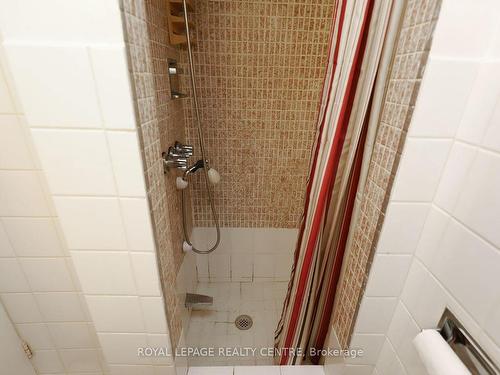 1275 Alexandra Ave, Mississauga, ON - Indoor Photo Showing Bathroom