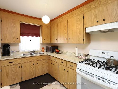 1275 Alexandra Ave, Mississauga, ON - Indoor Photo Showing Kitchen With Double Sink