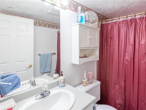 204-3855 11Th Ave, Port Alberni, BC - Indoor Photo Showing Bathroom