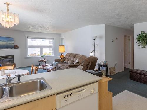 204-3855 11Th Ave, Port Alberni, BC - Indoor Photo Showing Kitchen