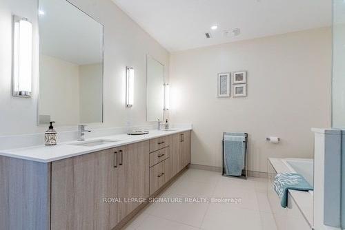 3633 Ferretti Crt, Innisfil, ON - Indoor Photo Showing Bathroom