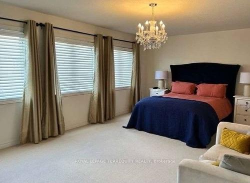 4671 Cortina Rd, Burlington, ON - Indoor Photo Showing Bedroom