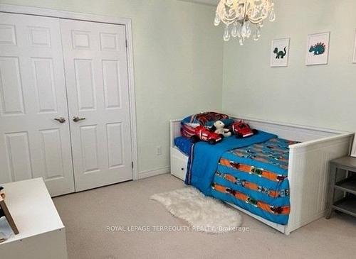 4671 Cortina Rd, Burlington, ON - Indoor Photo Showing Bedroom