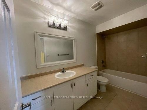 4671 Cortina Rd, Burlington, ON - Indoor Photo Showing Bathroom