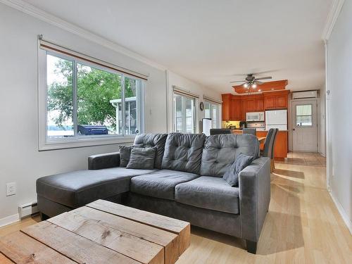 Salon - 1054 Rue Laplante, Sainte-Anne-De-Sabrevois, QC - Indoor Photo Showing Living Room