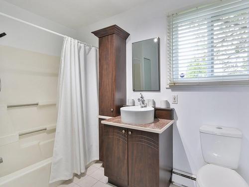 Salle de bains - 1054 Rue Laplante, Sainte-Anne-De-Sabrevois, QC - Indoor Photo Showing Bathroom