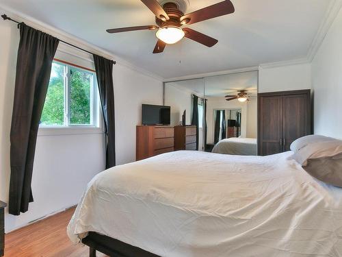 Chambre Ã  coucher principale - 1054 Rue Laplante, Sainte-Anne-De-Sabrevois, QC - Indoor Photo Showing Bedroom