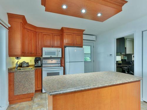 Cuisine - 1054 Rue Laplante, Sainte-Anne-De-Sabrevois, QC - Indoor Photo Showing Kitchen