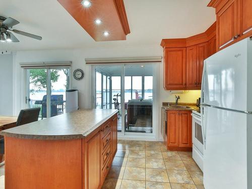 Cuisine - 1054 Rue Laplante, Sainte-Anne-De-Sabrevois, QC - Indoor Photo Showing Kitchen