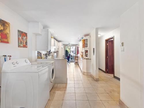 Hall - 6343  - 6347 Av. Clanranald, Montréal (Côte-Des-Neiges/Notre-Dame-De-Grâce), QC - Indoor Photo Showing Laundry Room