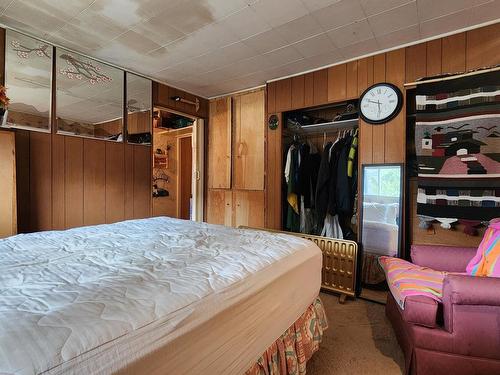 2424 Loon Lake Rd, Ashcroft, BC - Indoor Photo Showing Bedroom