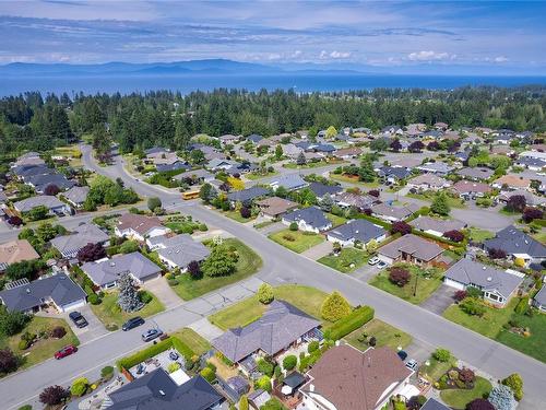 1100 Windsor Dr, Qualicum Beach, BC 